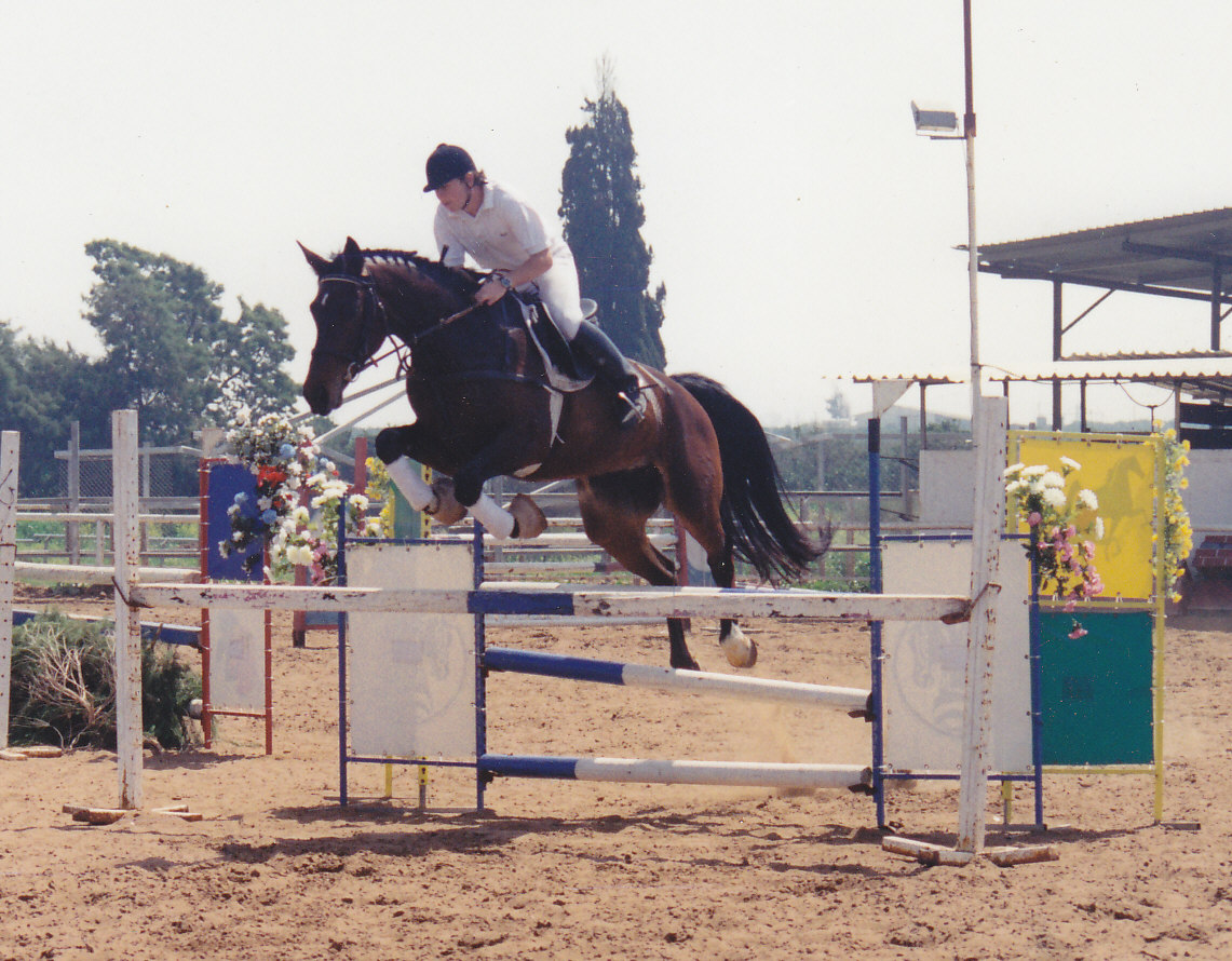 Omri Livny show jumping